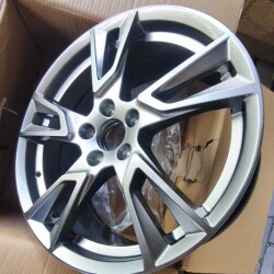 Литой колесный диск Volvo Replica V1013 HB 7,5x18 5x108 ET50 D63,4