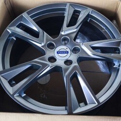 Литой колесный диск Volvo Replica V1013 HB 7,5x18 5x108 ET50 D63,4